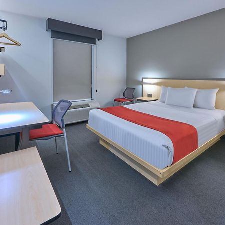 City Express By Marriott Toluca Eksteriør billede